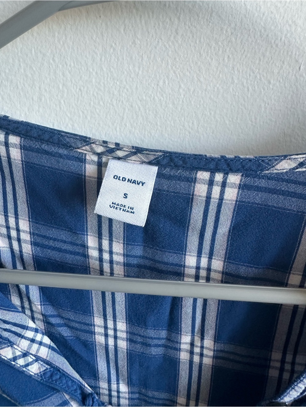 Old Navy Blue and White Plaid V-Neck Blouse - Picture 2 of 4